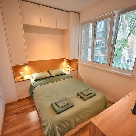 Modern Central 2-Bedroom Apartment With Parking Varna Eksteriør bilde