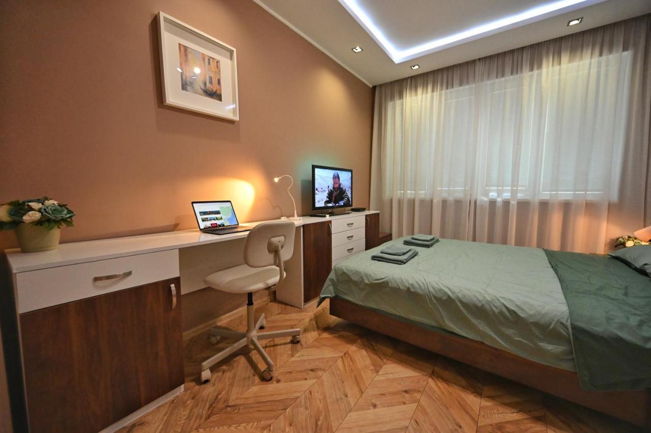 Modern Central 2-Bedroom Apartment With Parking Varna Eksteriør bilde